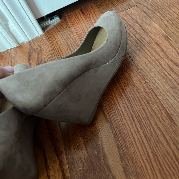 Gently worn wedges - Picture 3 of 4